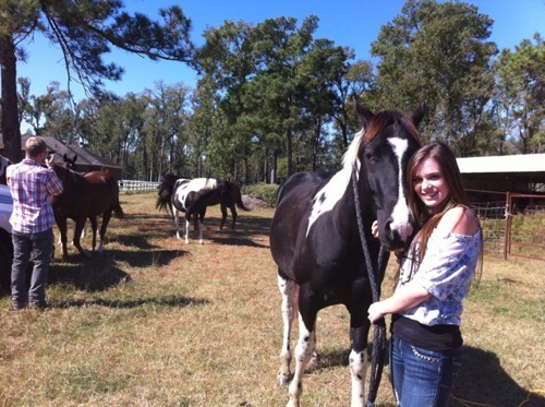  Caitlin & Her Boyfriend Caught Wild Horses!<3
