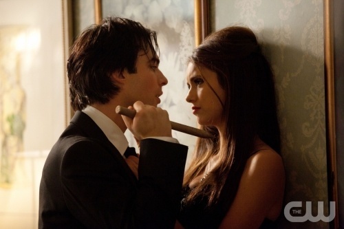  Damon about to stab katherine (2x07)