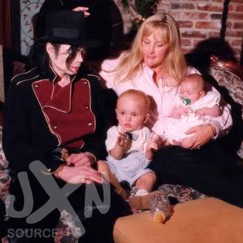  MJ with his children