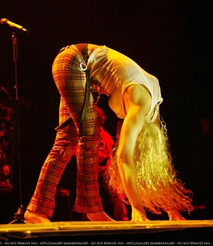 Shakira ass1