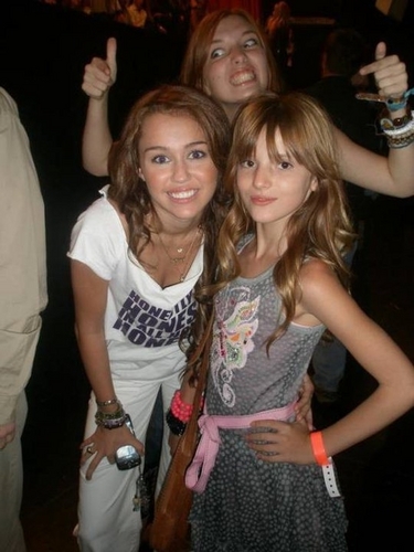  Bella & Miley Cyrus