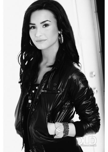  Demi Lovato - J Magnani 2009 for Pop estrella magazine photoshoot