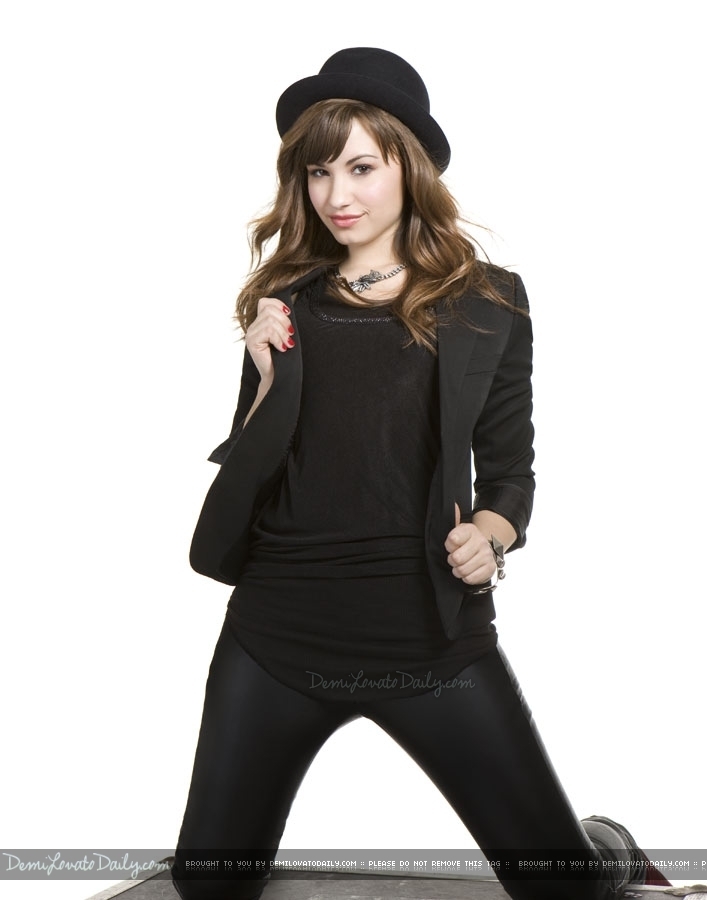 Demi Lovato - S Nields 2008 for Don't Forget album photoshoot ...