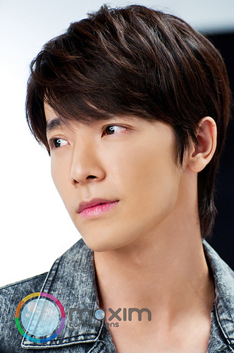  Donghae in Maxim Contact Lens Behind the Scenes