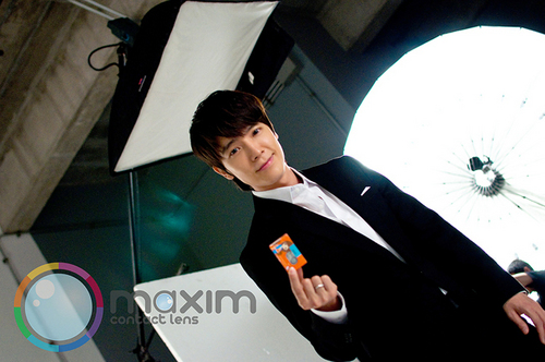  Donghae in Maxim Contact Lens Behind the Scenes
