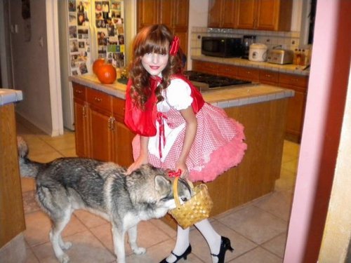  Little Red Riding Bella<3