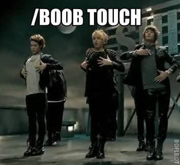  SHINee（シャイニー） boob touch