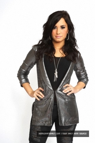  Demi Lovato - D Hallman 2010 for Pop звезда magazine photoshoot