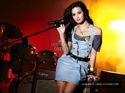  Demi Lovato - एल Strickland 2009 for Sugar magazine photoshoot