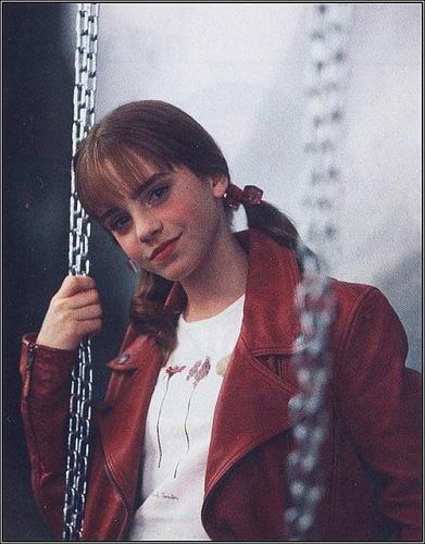  Emma Watson - Photoshoot #005: Emma Watson shoot (2001)