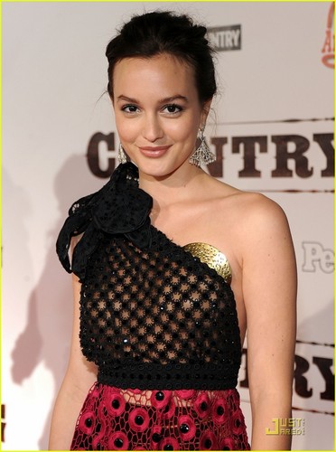  Leighton Meester Premieres 'Country Strong'