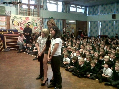  Miley at a primary school in the UK 09/11