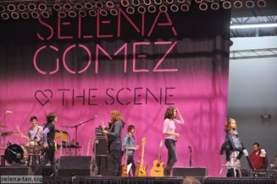 Selena Gomez @ Columbus, Ohio