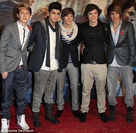 1 Direction At Premiere Of Harry Potter Deathly Hallows Part 1:) x