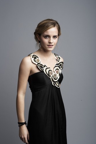  Emma Watson - Photoshoot #049: BAFTA Portraits kwa Martin Pope (2009)