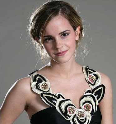  Emma Watson - Photoshoot #049: BAFTA Portraits par Martin Pope (2009)