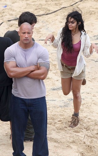  Josh on set of Journey 2: The Mysterious Island with Vanessa and Dwayne :)