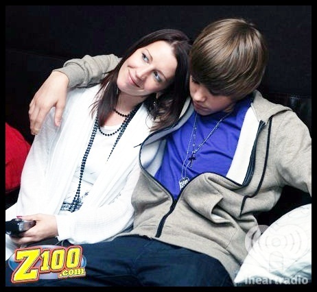  Justin and his mom. <3