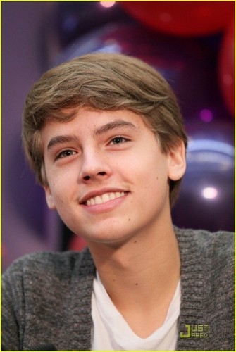  meer Dylan and Cole Pics at MOM Event!!