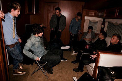  1 Direction Hanging Out Wiv Westlife In Their Trailer Backstage