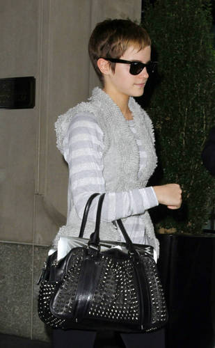  16.11.Emma arriving at the Laguardia Airport