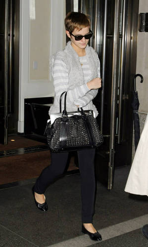  16.11.Emma arriving at the Laguardia Airport