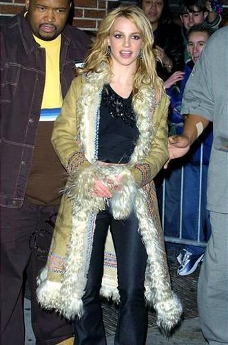  Britney Leavin 'The Late tampil with David Letterman',NY,November 6th 2001