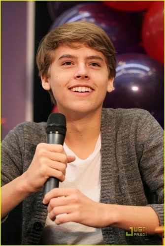  Dylan and Cole lebih Pics At Million Of Shakes!!