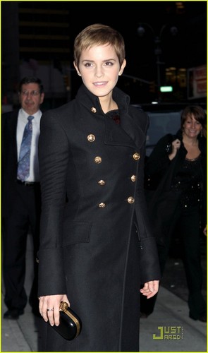  Emma arriving at David Letterman tunjuk , 15.11.2010