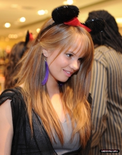  Forever 21 VIP Event With Minnie Mouse(November 16,2010)