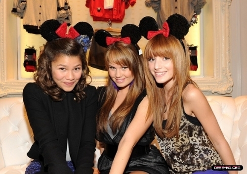  Forever 21 VIP Event With Minnie Mouse(November 16,2010)