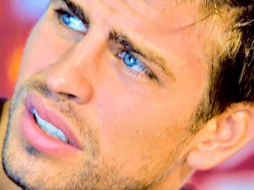  Gerard Piqué blue eyes