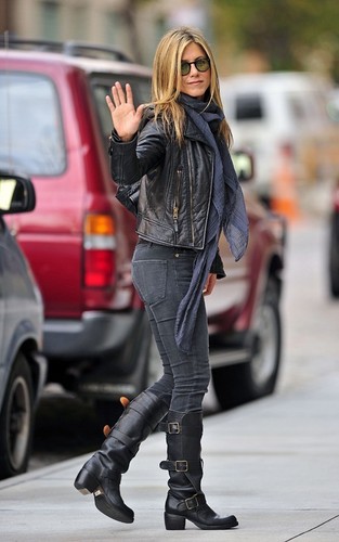  Jennifer out in NYC