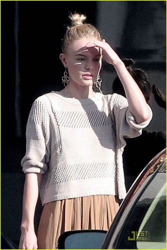  Kate Bosworth: House of Tailoring in Hollywood
