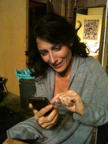  Lisa trying to figure out how to tweet