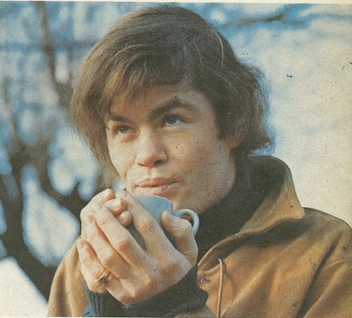  Mickey Dolenz blowing on hot drink