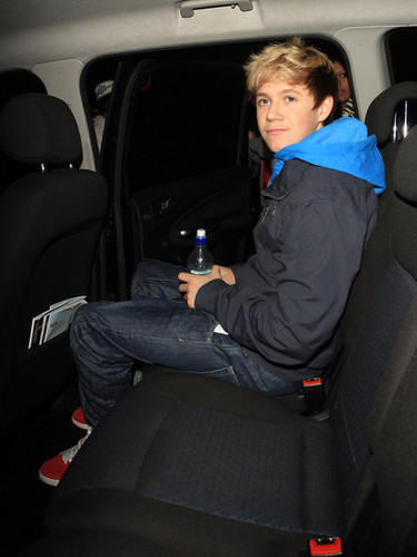  Niall In A Car Heading Back To The House Rare Pic :) x