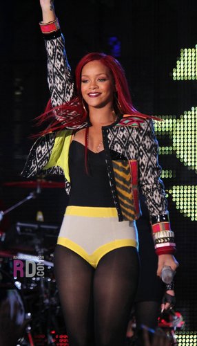  Rihanna @ MTV's The Seven 2010