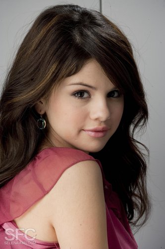  Selena litrato