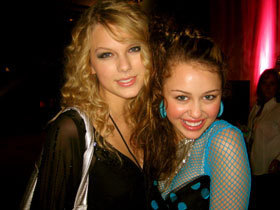  miley cyrus and taylor nhanh, swift