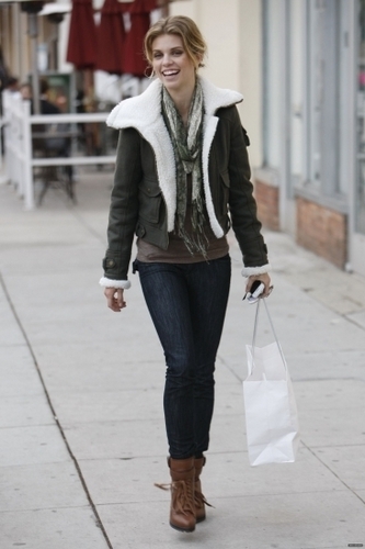  2010-11-20 AnnaLynne McCord is spotted out and about in Beverly Hills