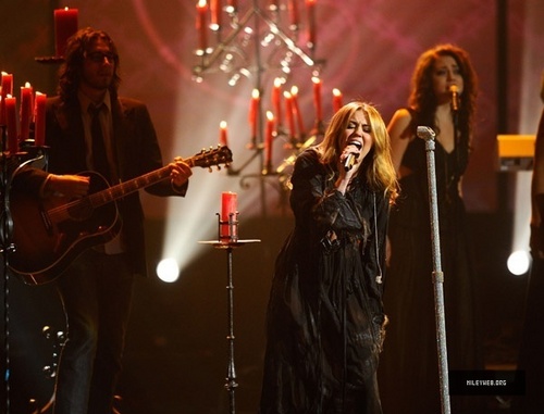 2010 American Music Awards-Performing,November 21,2010,L.A