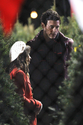Lea filming Glee in in Pasadena {November 18th 2010}