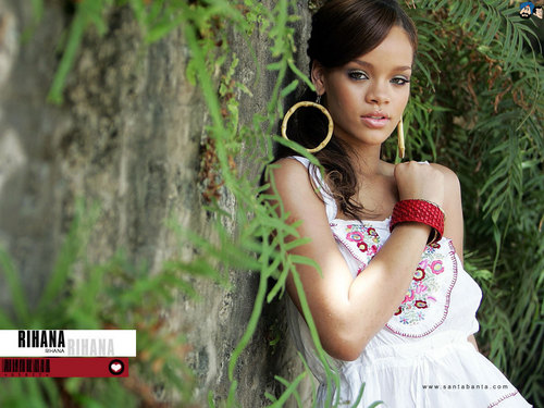 Lovely Rihanna Wallpaper