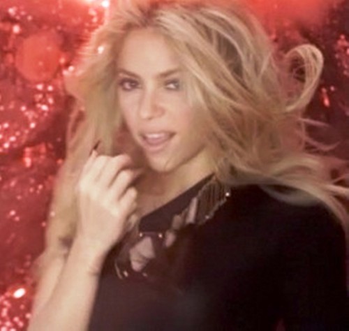  Shakira hot mbwa mwitu !!!