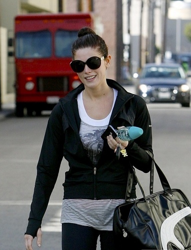  23.11 - Ashley after the gym in Studio City