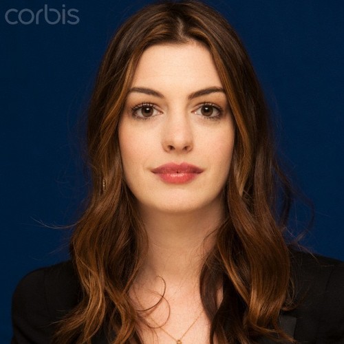  Anne @ 'Love and Other Drugs' Press Conference