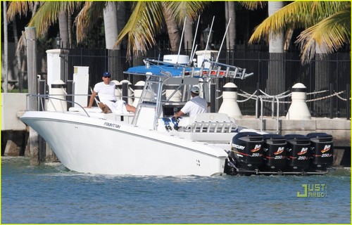  Cameron Diaz & A-Rod: We're On A Boat!