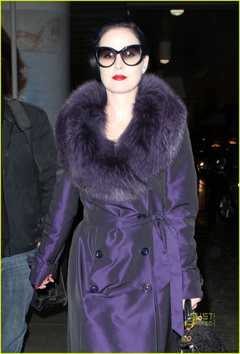 Dita Von Teese: From 伦敦 to Los Angeles