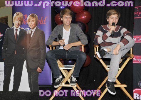  Dylan and Cole New Pics At MOM!!